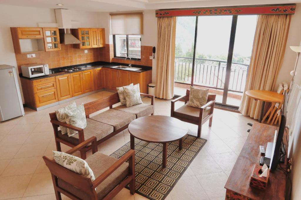 Khang Residency Тхимпху Екстериор снимка